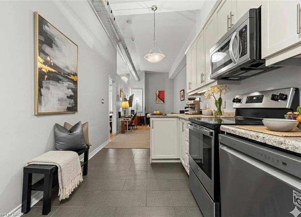 1st image of 80 King William St #212