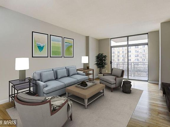 Living Room (2 of 3)
