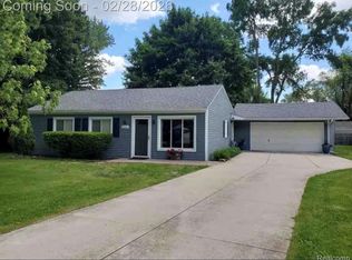 7081 Tappon Dr S, Clarkston, MI 48346