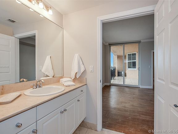 5th image of 357 Almeria Ave APT 1505