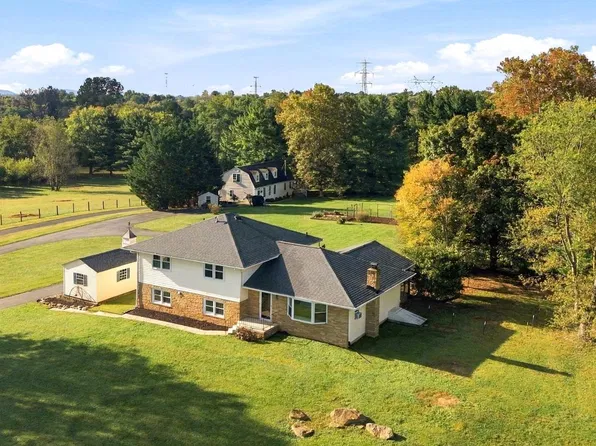 2419 Quebec School Rd, Middletown, MD 21769
