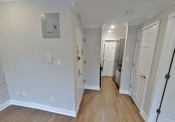 4th image of 208 1st Ave APT 2