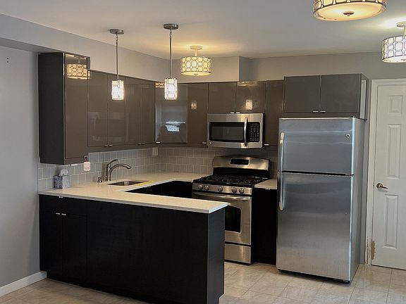 2nd image of 849 Tysens Ln #1