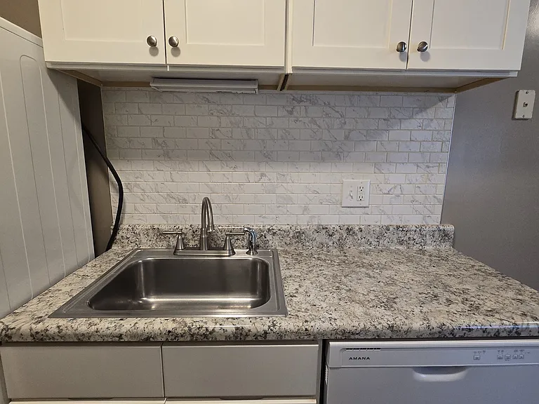1249 Nelson St #D — Photo 6