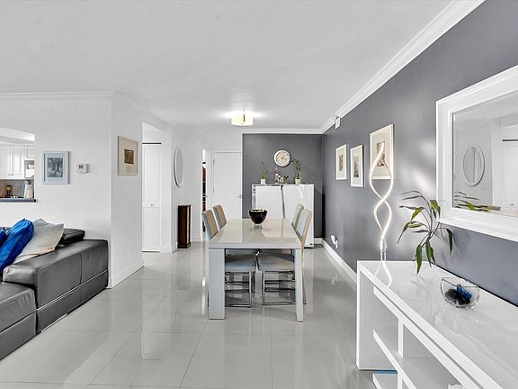 5th image of 2841 N Ocean Boulevard #505