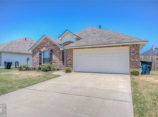 320 Ouachita Ln, Bossier City, LA 71112