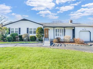 96 Brunswick Rd, Ronkonkoma, NY 11779