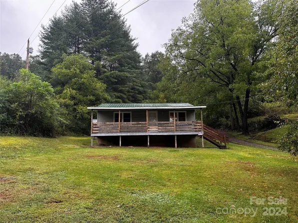 6 Fox Trail Dr, Candler, NC 28715