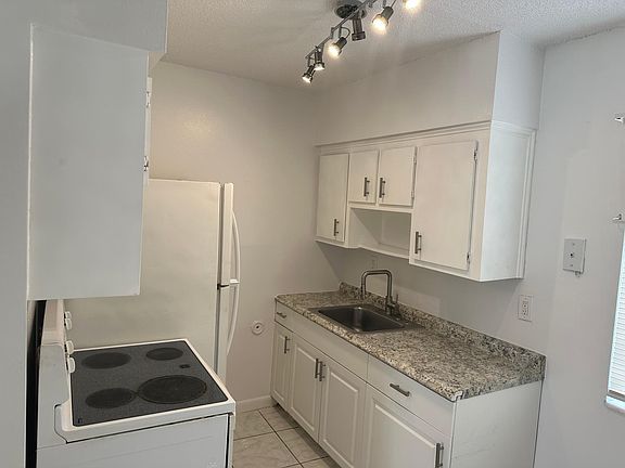3rd image of 650 SW 15th Ave