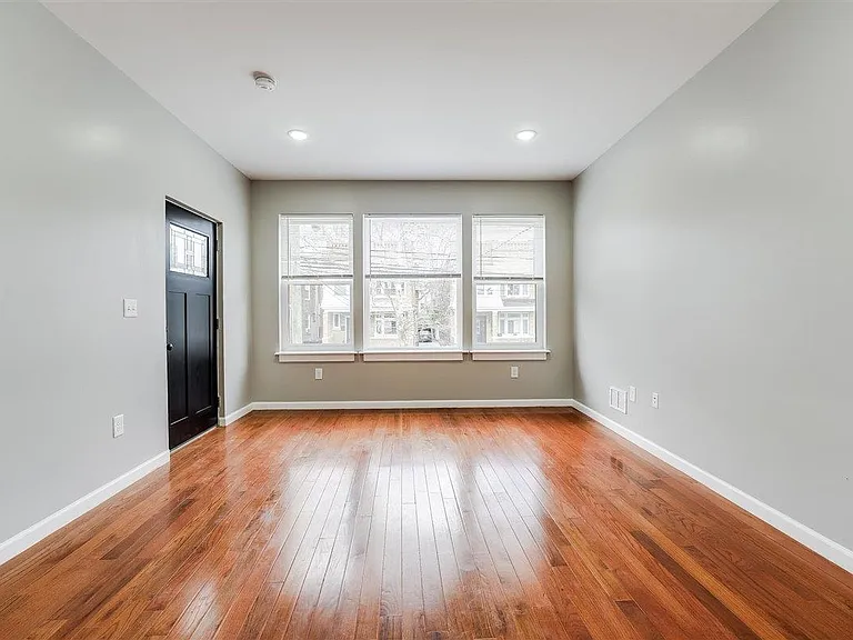 49 Wade St #1 — Photo 4