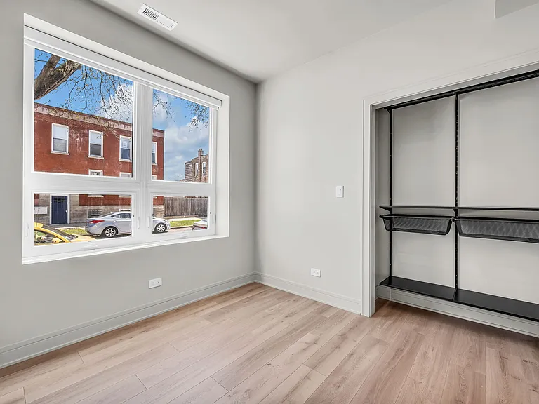 3701 W Dickens Ave #1 — Photo 9