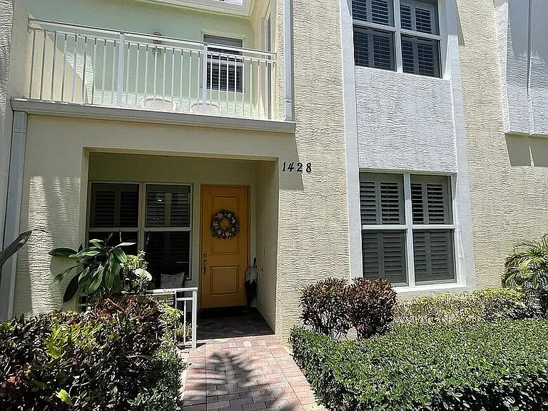 NW 50th Dr — Photo 1