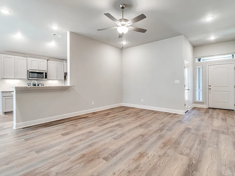 2913 Orchid Dr — Photo 2