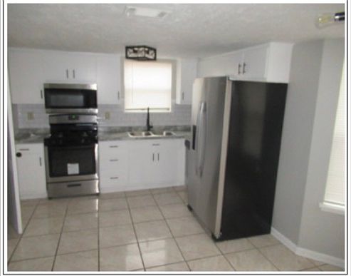 3rd image of 6688 Branchview Ct