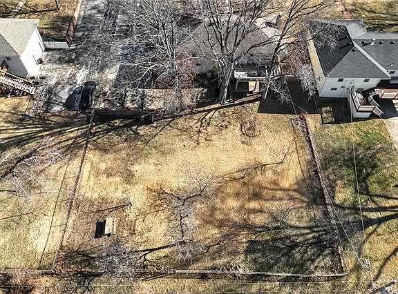 4th image of 1728 N 85th St