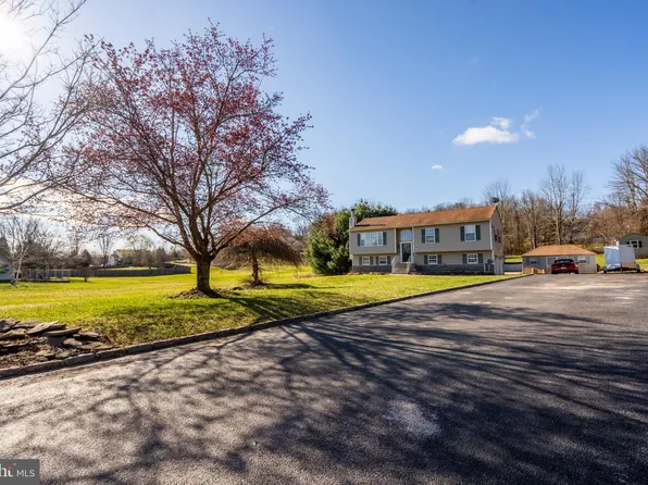 5 Cider Mill Dr, Wantage, NJ 07461