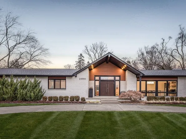 21850 Hampstead St, Beverly Hills, MI 48025