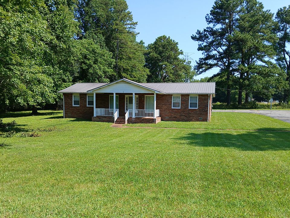 1st image of 415 Petite Dr