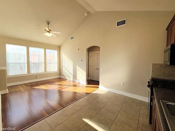 4th image of 1601 Miriam Ave Unit 116