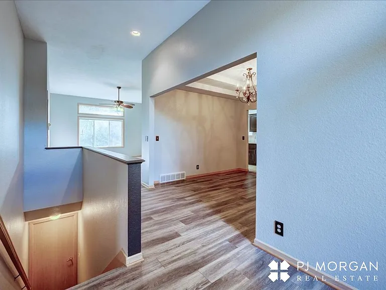 10027 S 171st St — Photo 3