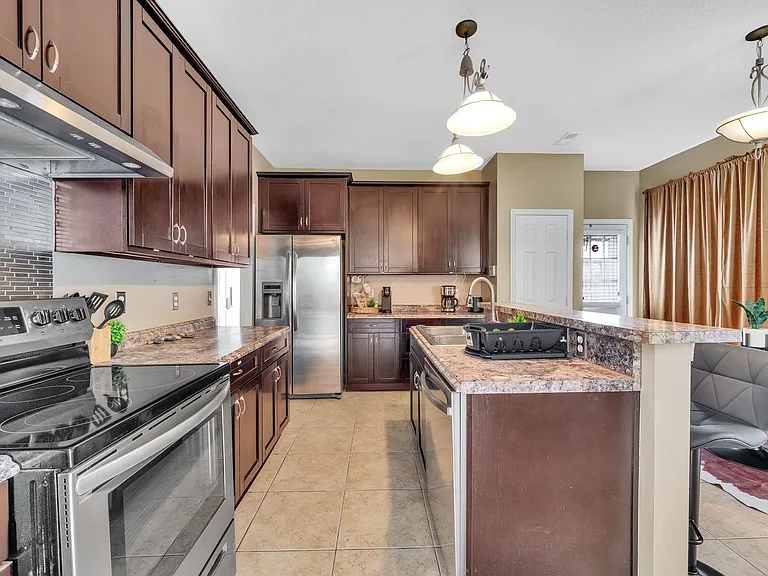 8335 Springhead Ln — Photo 3