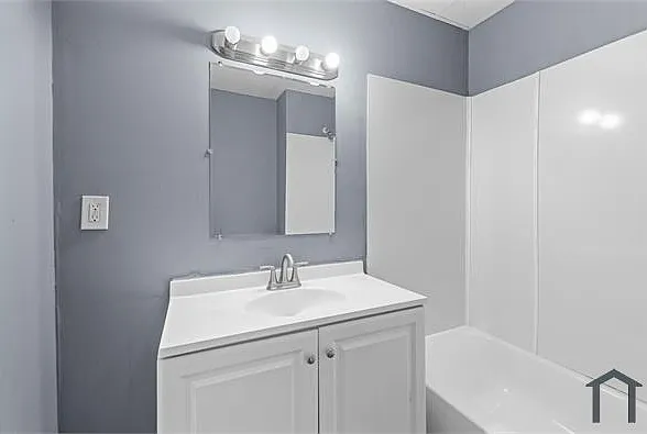 2309 Eufaula Ave — Photo 2