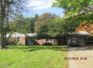 1061 Charlotte Ave NW, Grand Rapids, MI