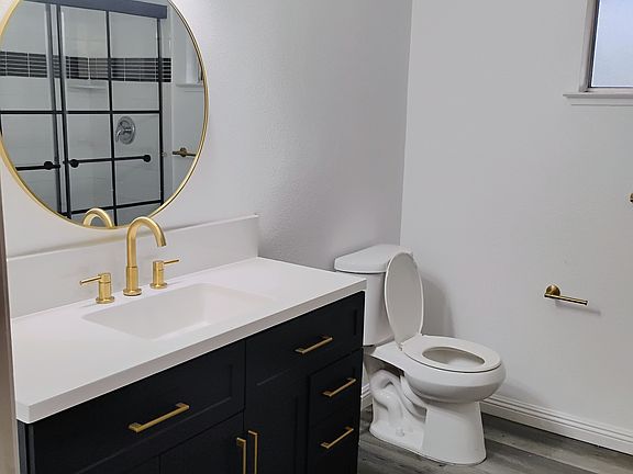 4th image of 4306 N Emerson Ave #102