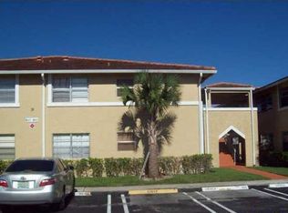 832 Twin Lakes Dr, Coral Springs, FL 33071