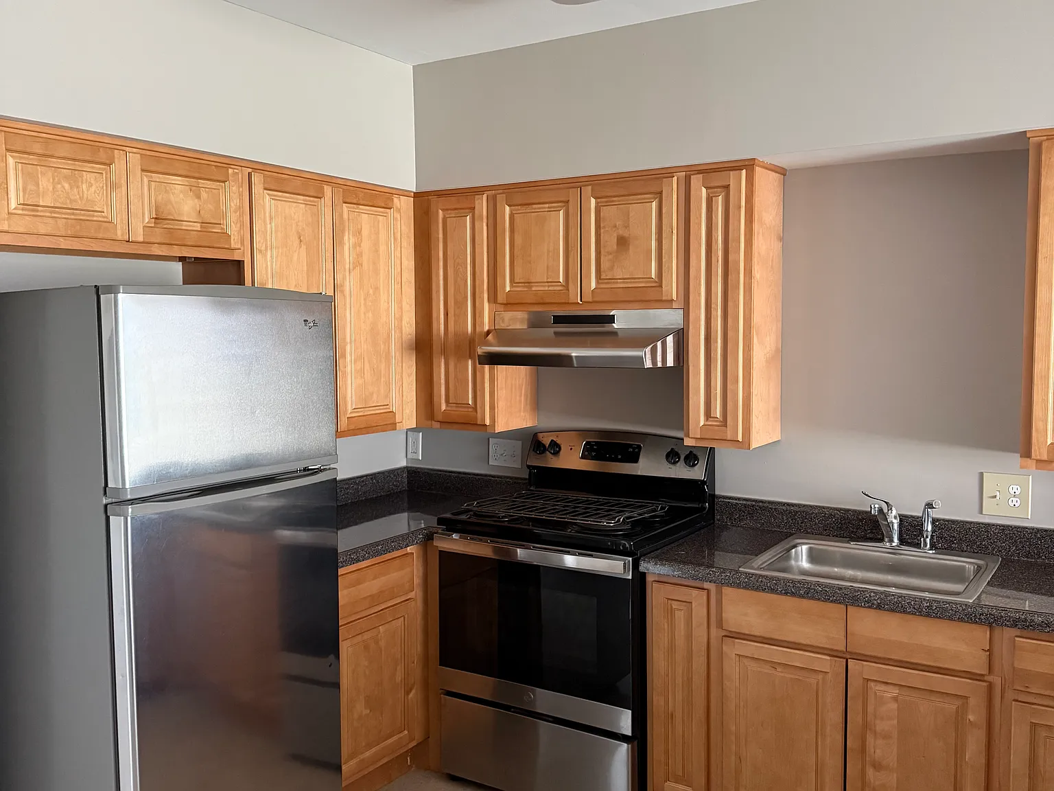1 bed, 852 sqft, $950 — Photo 2