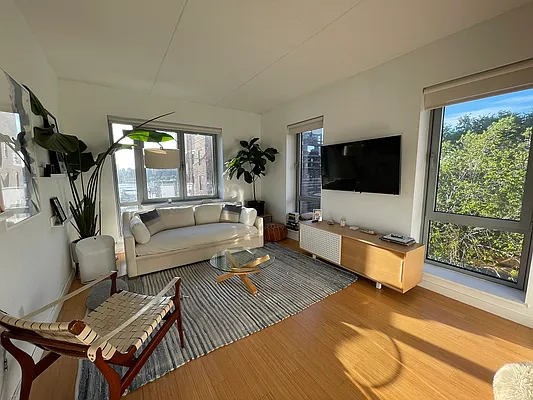 Rented by City Connections Realty | media 17