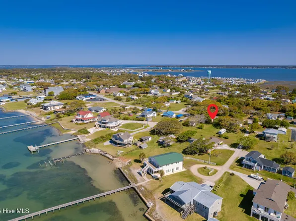 1072 Island Road, Harkers Island, NC 28531