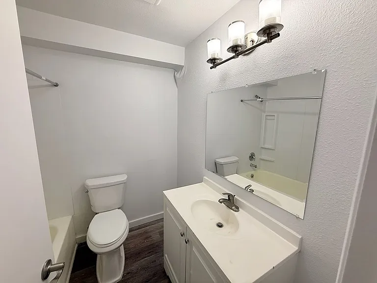 Baker 38 Apartments — Photo 28