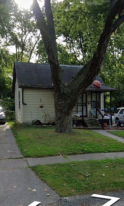 2nd image of 15052 Beaverland St