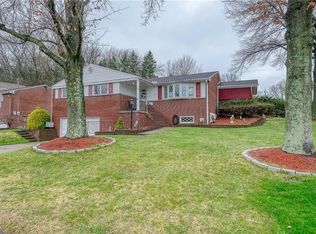 2 Edinburg Dr, Pittsburgh, PA