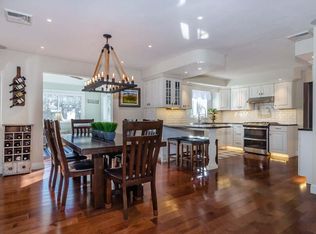 31 Captain Carletons Rd, Cotuit, MA 02635