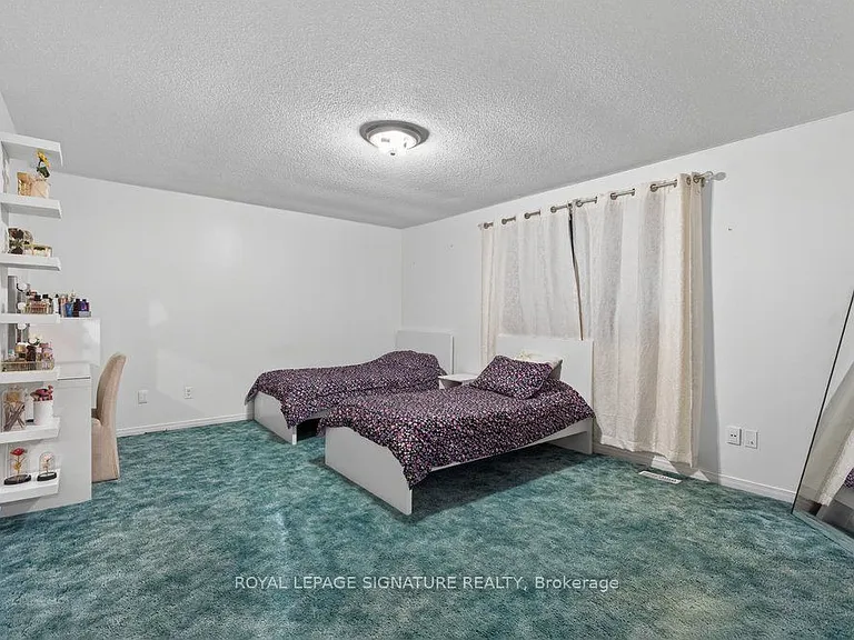 101 Pentland Cres — Photo 12