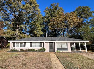 2739 Green Oaks Dr, Montgomery, AL 36107
