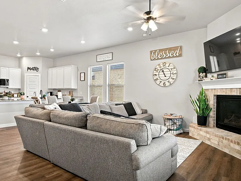 10401 Pronghorn Rd — Photo 9