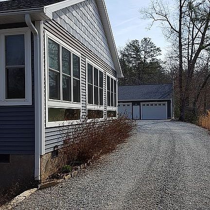 4th image of 222 Deer Valley Dr