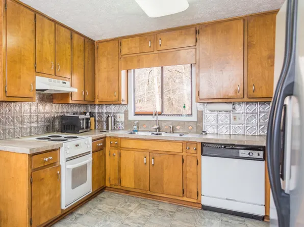 3009 Manitoba Ln, Marietta, GA 30062