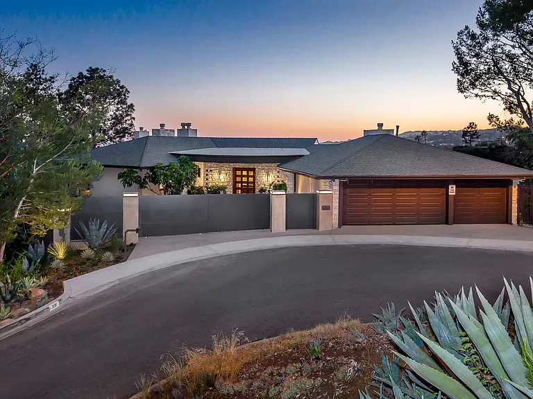 1131 Miradero Rd — Photo 19