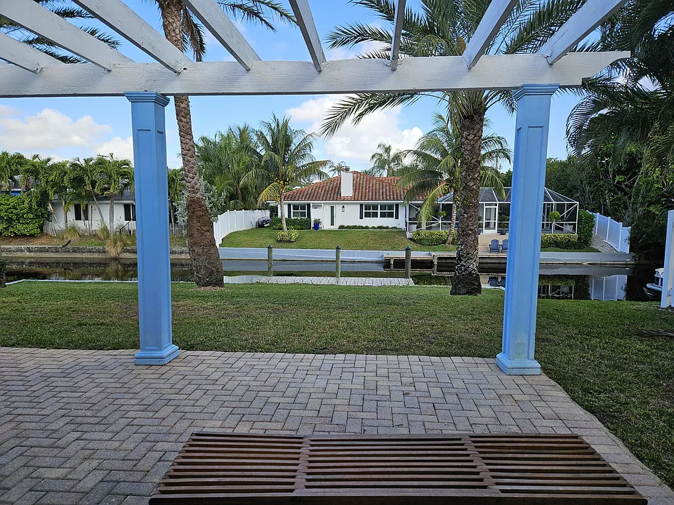 1105 Anchor Point