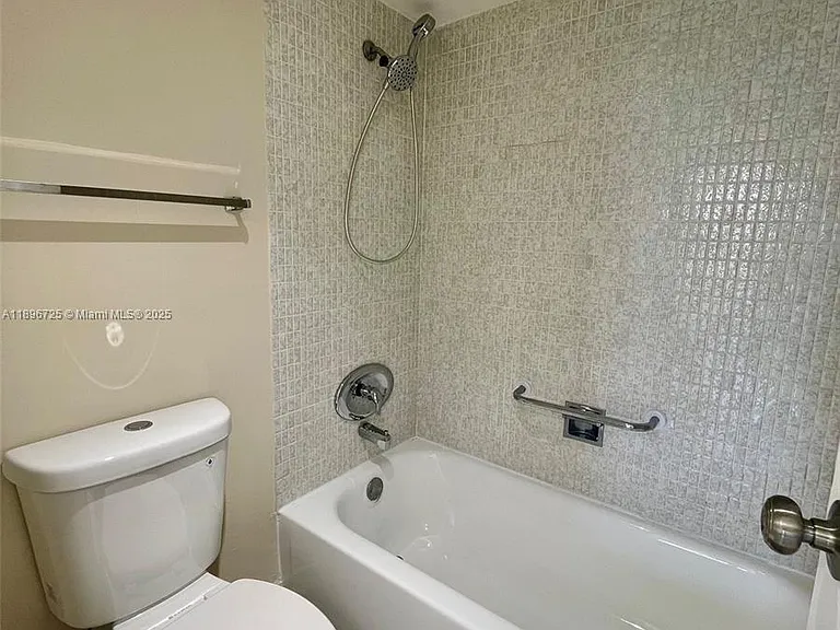 20400 W Country Club Dr #608 — Photo 11