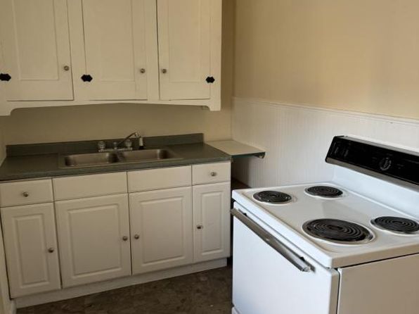 1 W Broad St #4