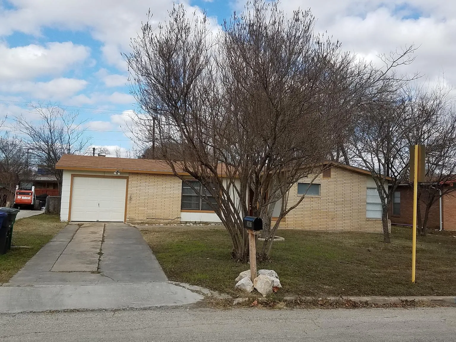 3 bed, 1062 sqft, $1,395 — Photo 1