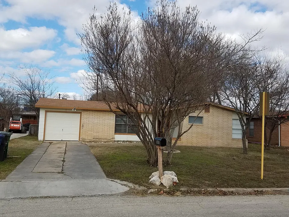 387 Covina Ave