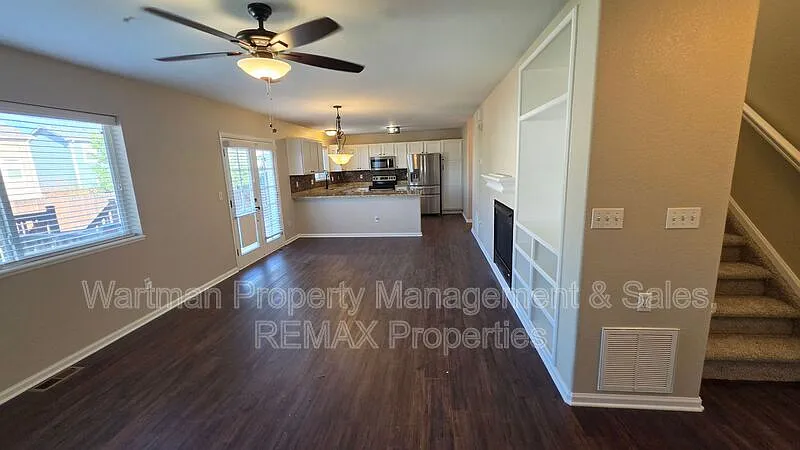 3 bed, 2.0 bath, 1354 sqft, $2,150 — Photo 4