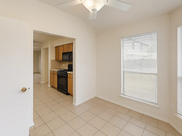 16841 Greenhouse St #16840 — Photo 5