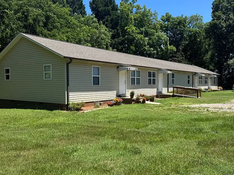 2077 N Whisnant Ave — Photo 13